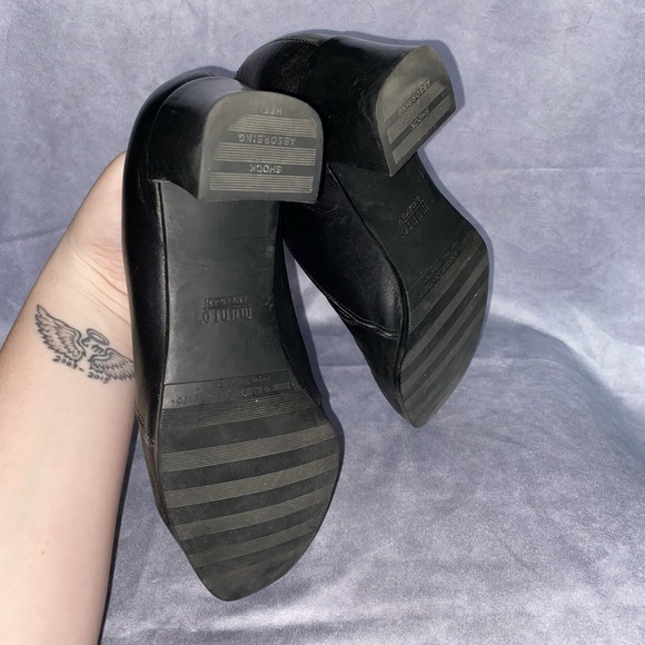 Munro American block heel (approximately 2 inches) - Picture 3 of 3
